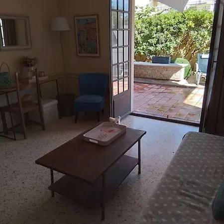 Rez De Jardin マルセイヤン